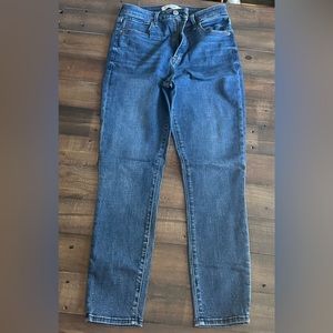 EUC Abercrombie & Fitch skinny ankle jean
